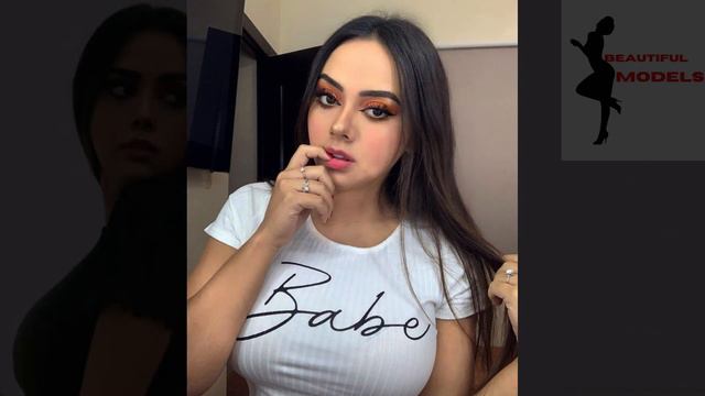 Ama BlitzInstagram Star Wiki, Biography, Age, Boyfriend, Family, Facts and More modelplussize