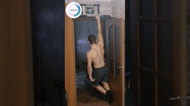 ВИС НА ТУРНИКЕ НА ОДНОЙ РУКЕ 56СЕК смотреть онлайн