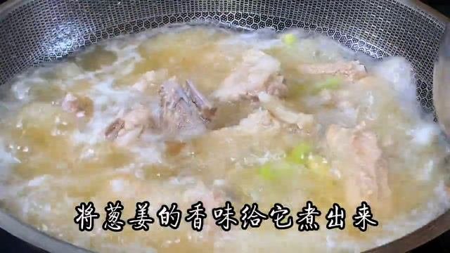 天氣熱了，多給家人做這道冬瓜綠豆排骨湯，清熱解暑，營養又美味【古月美食】#冬瓜綠豆排骨湯 #冬瓜 #綠豆排骨湯