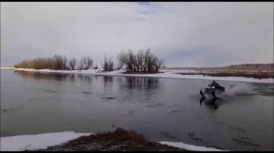 Перелетели на снежеке по воде...