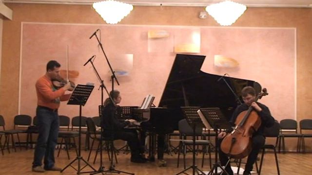 Valentin Silvestrov - DRAMA - III. Trio for violin, cello and piano (New Music Ensemble Ricochet) смотреть онлайн
