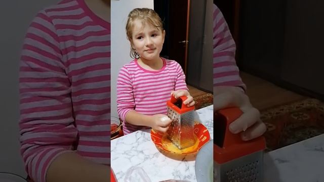 Маринуем свиные рёбрышки для жарки на гриле. смотреть онлайн