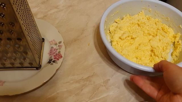 Праздничная закуска "Сырные крабовые шарики Рафаэлло"