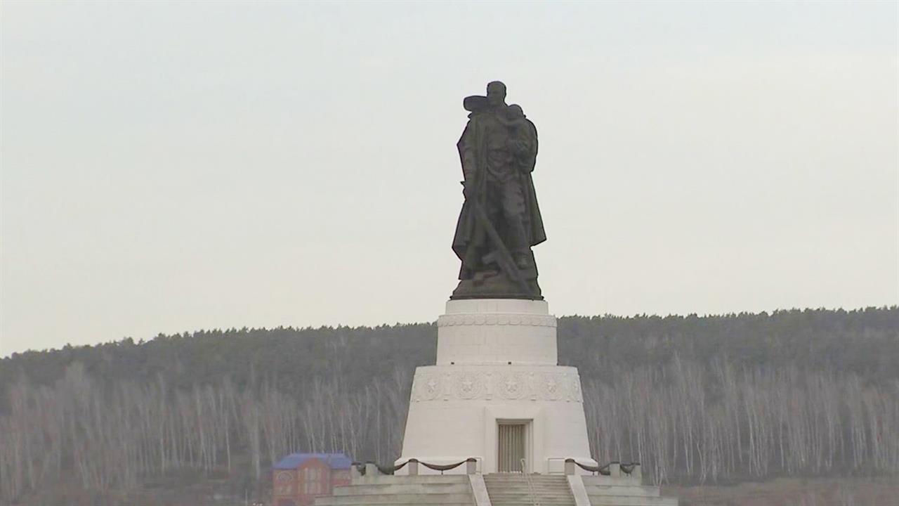 Памятник воину освободителю в кемерово фото