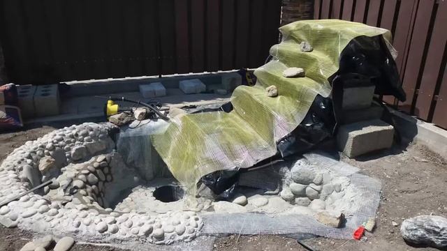 Водоём с каскадом своими руками. Как сделать водоём с каскадом? Декоративный водоём своими руками.