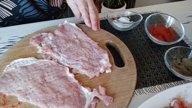 Шницель по-венски! Пробуем друзья! Это очень вкусно!?