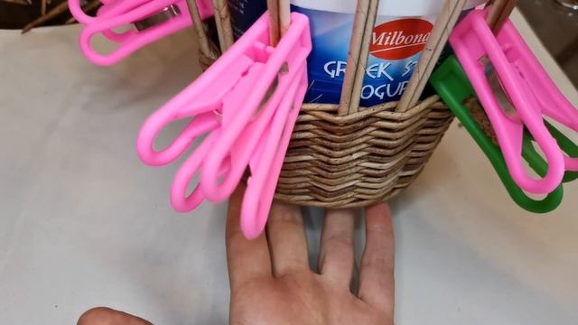 Корзина для цветов из бумажной лозы