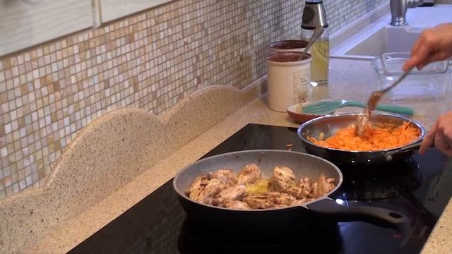 Плов в горшочках с курицей. Очень вкусный всеми любимый рецепт. Все просто и быстро.