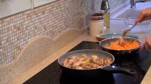 Плов в горшочках с курицей. Очень вкусный всеми любимый рецепт. Все просто и быстро.