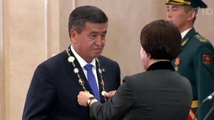 Избранный президент Киргизии Сооронбай Жээнбеков официально вступил в должность главы государства