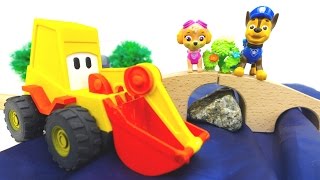 Игры с машинками - Экскаватор Мася строит мост.mp4