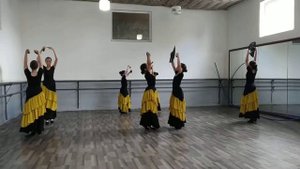 Испанский танец с кастаньетами