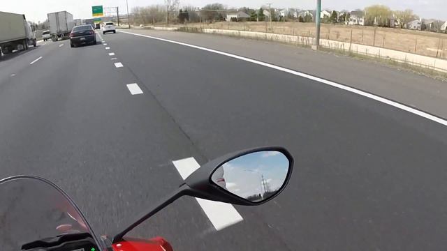 Ducati Panigale V4 First Ride Review смотреть онлайн