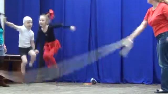 Сюжет о финале III районного чемпионата по роуп-скиппингу"Вместе весело скакать" смотреть онлайн