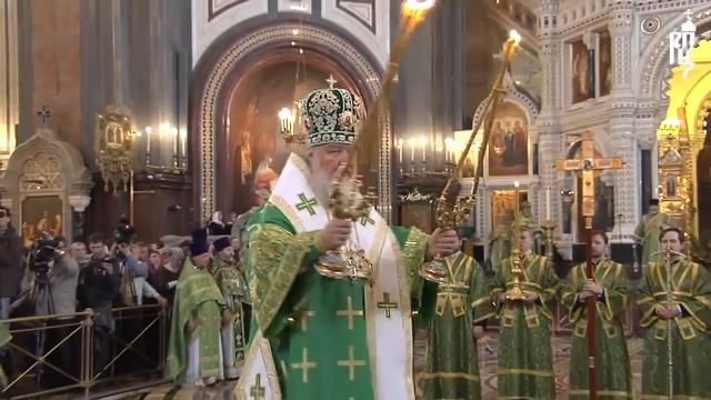 В праздник Входа Господня в Иерусалим Патриарх совершил литургию смотреть онлайн