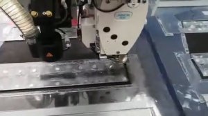 Шаблонный швейный автомат - Пришивание кармана анорак с клапаном