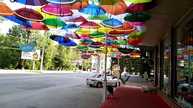Классно ходить летом в жару под такими зонтами ☂️??