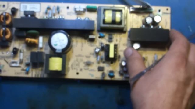 Как устроен блок питания ЖК телевизора. SONY KLV-40BX401. смотреть онлайн