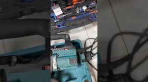 Отбойный молоток makita