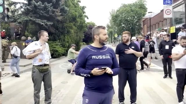 Residents in Russia's Rostov-on-Don wake up to Wagner mercenaries 'armed mutiny' смотреть онлайн