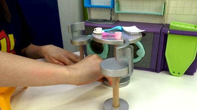 Барби на массаже! Смешные видео про кукол для девочек Ох уж эти куклы смотреть онлайн