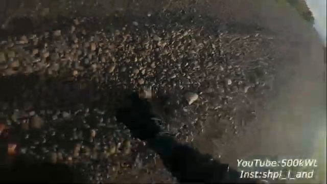 Что будет ,если под колесо мотоцикла ,на большой скорости,попадёт камушек? смотреть онлайн