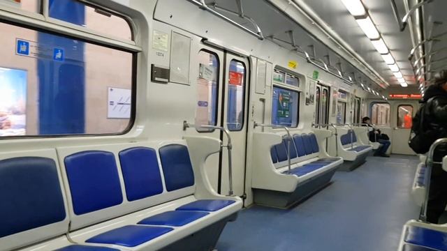 Поездка по новому участку Петербургского метрополитена "Международная - Шушары" смотреть онлайн