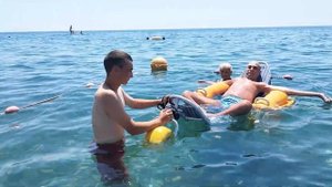 Море для инвалидов-колясочников. Пляж Бархатные сезоны