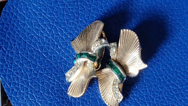 Поиски сокровищ . Распаковка Винтажного лота с Ебей. Колье, клипсы и браслеты от Coro. #201 смотреть онлайн