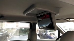 Потолочный моторизованный монитор 19 дюймов MFDM192t в микроавтобусе