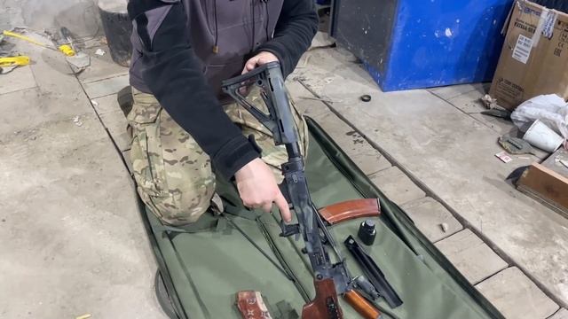РАЗБОРКА И ЧИСТКА АКА/КАК РАЗОБРАТЬ И ПОЧИСТИТЬ АВТОМАТ КАЛАШНИКОВА смотреть онлайн