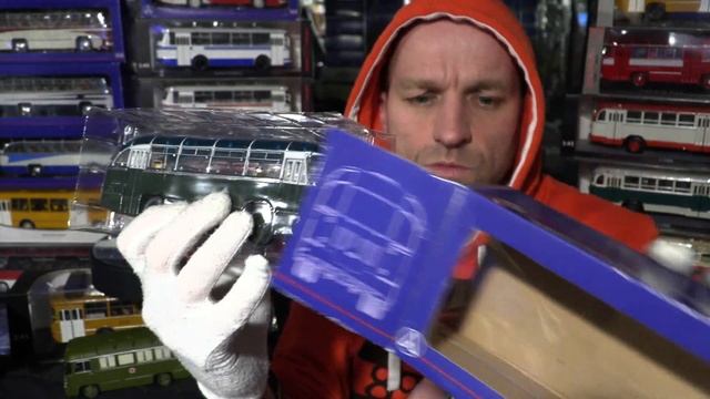 Обзор модели автобуса Лаз-695Б "Санитарный"/Медицинские автобусы в моей коллекции: Зис-155,Паз-672 смотреть онлайн