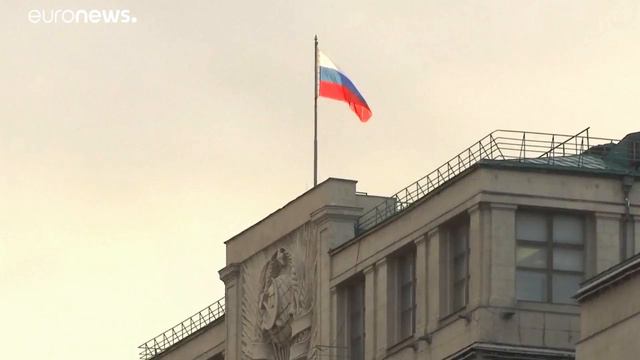 Госдума приняла в третьем, заключительном чтении законопроект о поправке к Конституции… смотреть онлайн