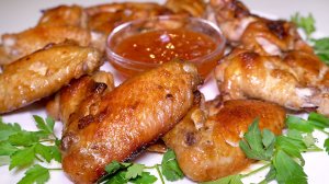 Вкусные и нежные крылышки в медово-соевом соусе в духовке.