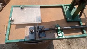 Крутой самодельный отрезной станок из болгарки