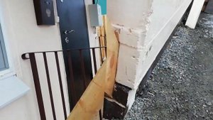 бюджетное  крылечко.