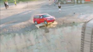 Поезд vs Огромная Пропасть