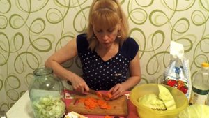 Капуста со свеклой на зиму - салат простой рецепт заготовки!