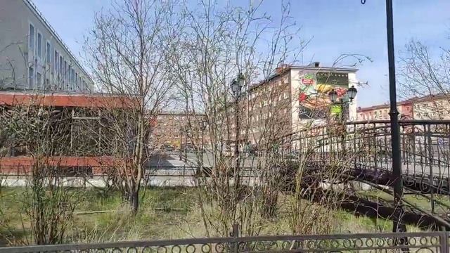 Фонтан в действии у ЗАГС на Ленинском проспекте. 24 июня2021г. смотреть онлайн