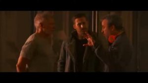 "Бегущий по лезвию 2049"   актеры/режиссер коментарии