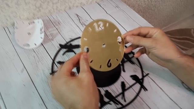 Часы из акрила. Зеркальный пластик из Китая. смотреть онлайн