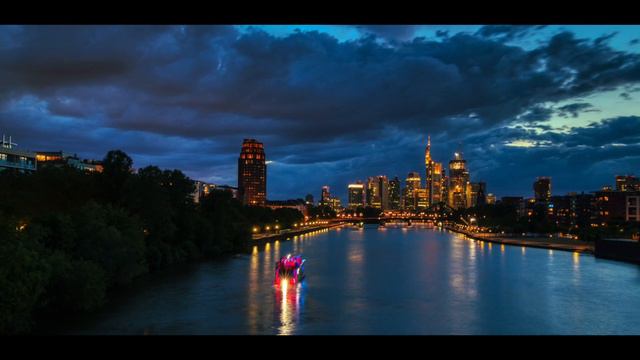 Frankfurt Skyline Waldorf M & Waldorf Quantum, Roland Fantom 6, Arturia Pigments, Korg Wavestate смотреть онлайн
