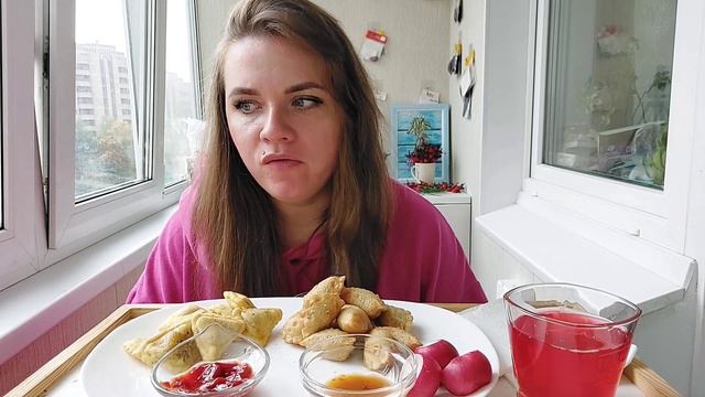 Мукбанг чебупели, чебупицца с соусом｜ Под ваши истории #мукбанг #фудблогер