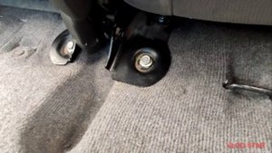 разбор Тойота Ленд Крузер 150 для установки авточехлов с выниманием сидений, снятием пластика...