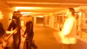 в подземном переходе