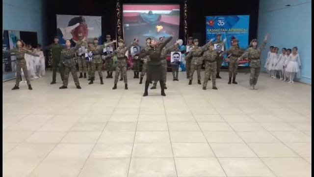 С Днём Победы! Средняя школа имени Маяковского, танцевальная группа "Тұмар". смотреть онлайн