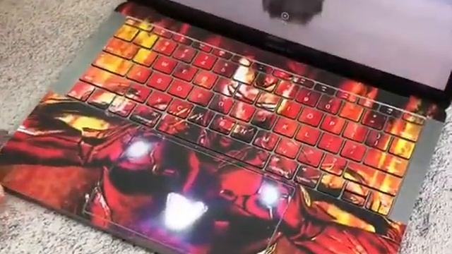 Apple Macbook | iRon Man by SKINZ смотреть онлайн