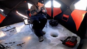 Ice Fishing SLAB CRAPPIES on Lake Minnetonka!