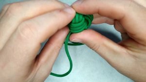 Плетение из паракорда Кулак обезьяны и игрушка-антистресс своими руками