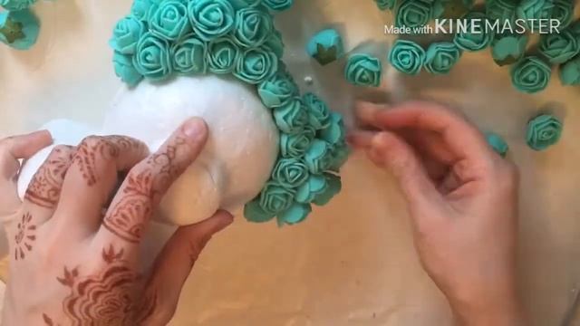 DIY/ Мишка из роз своими руками / розы из фоамирана / подарок своими руками